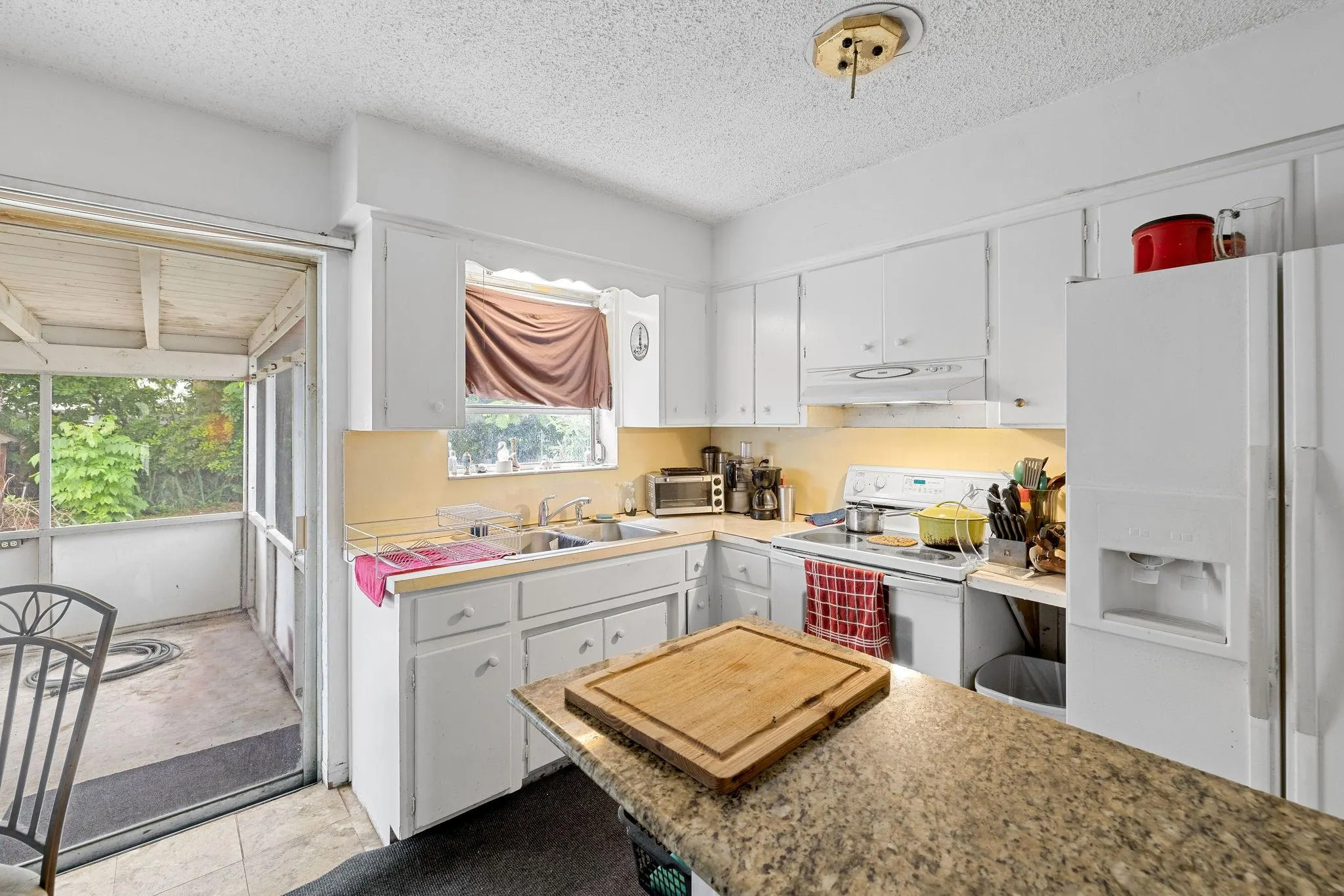 5348 NE 1st Ter
