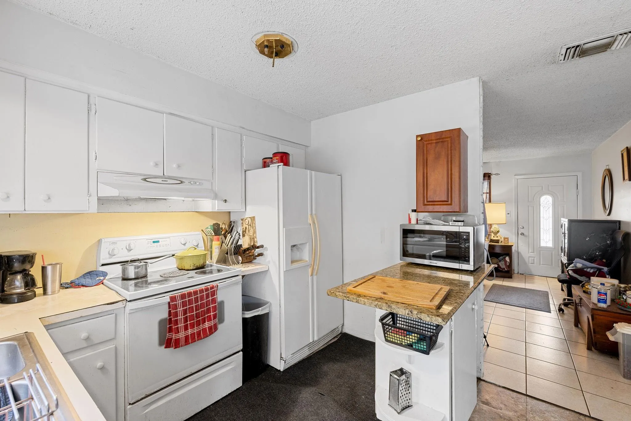 5348 NE 1st Ter