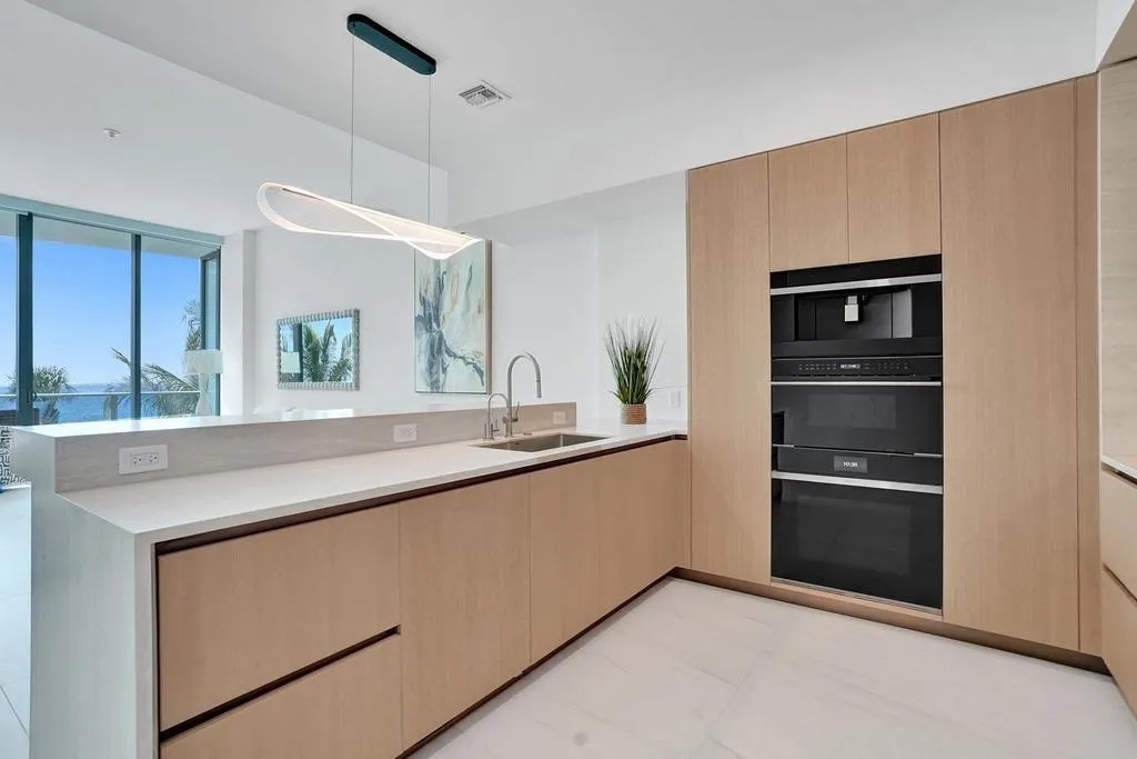 900 N Ocean Blvd., #302