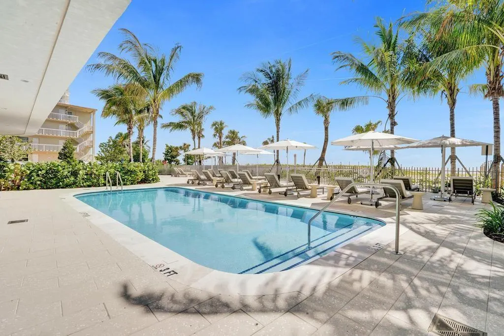 900 N Ocean Blvd., #302