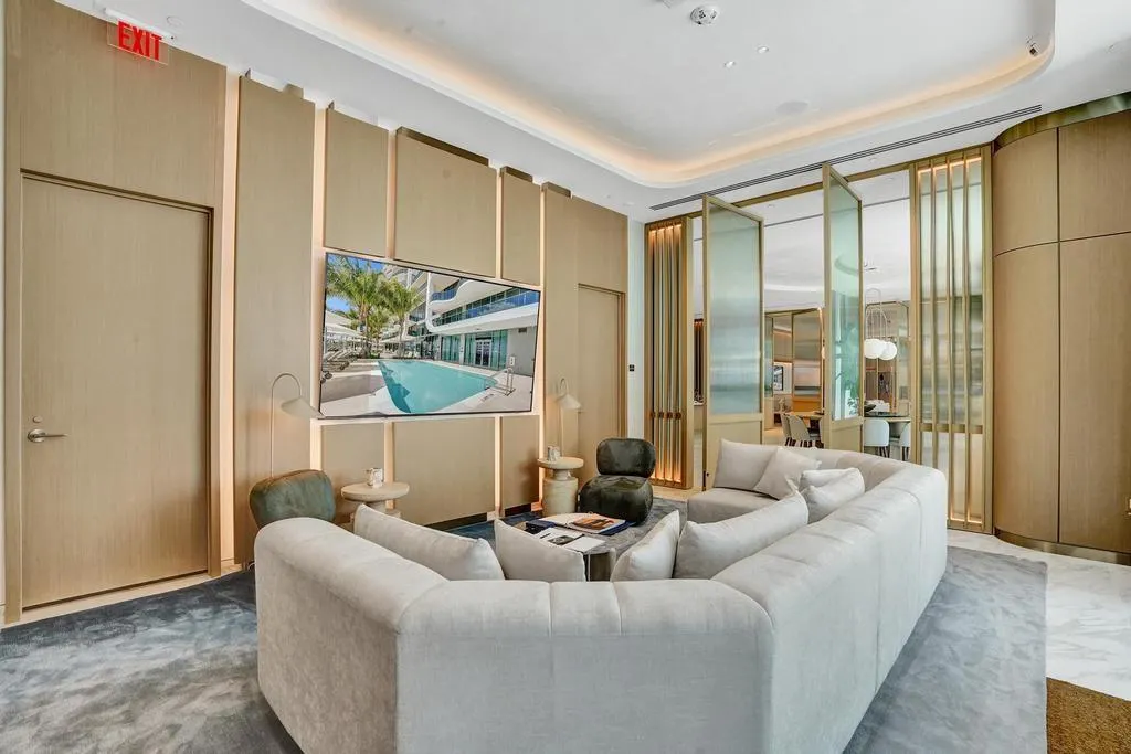 900 N Ocean Blvd., #302