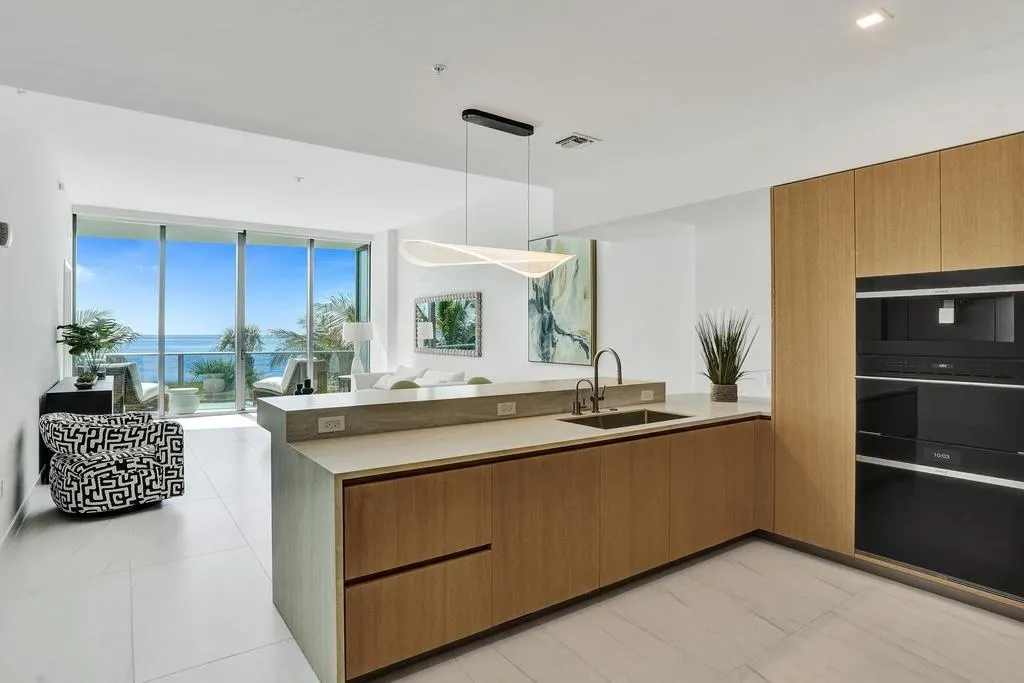 900 N Ocean Blvd., #302