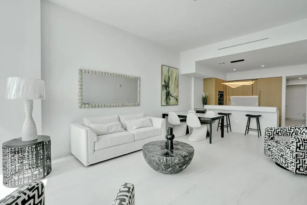 900 N Ocean Blvd., #302