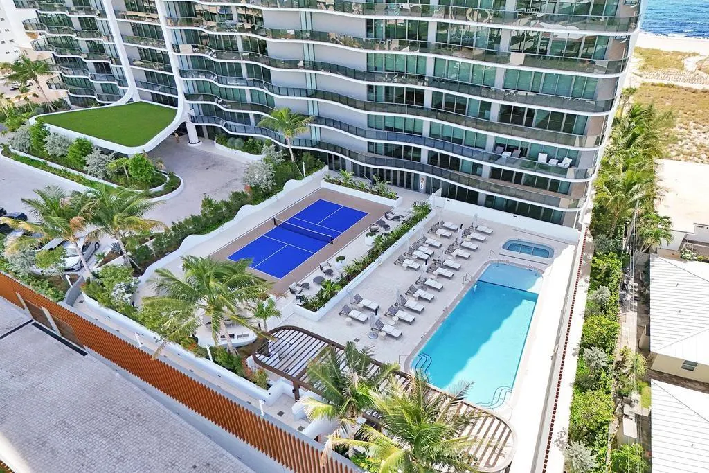 900 N Ocean Blvd., #302