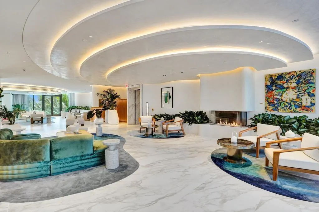 900 N Ocean Blvd., #302