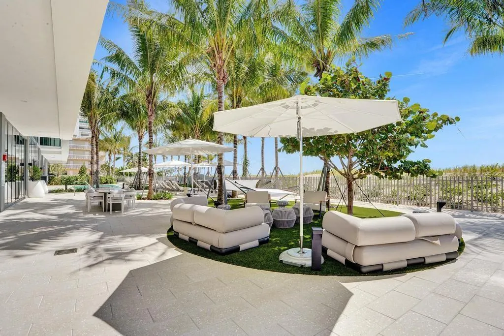 900 N Ocean Blvd., #302
