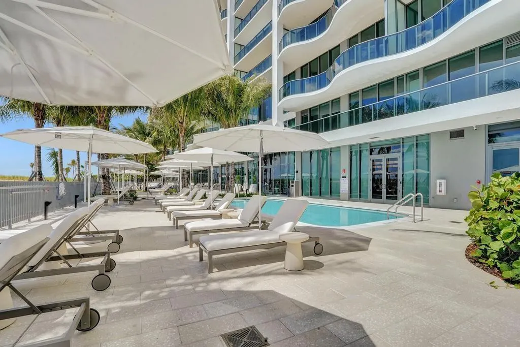 900 N Ocean Blvd., #302
