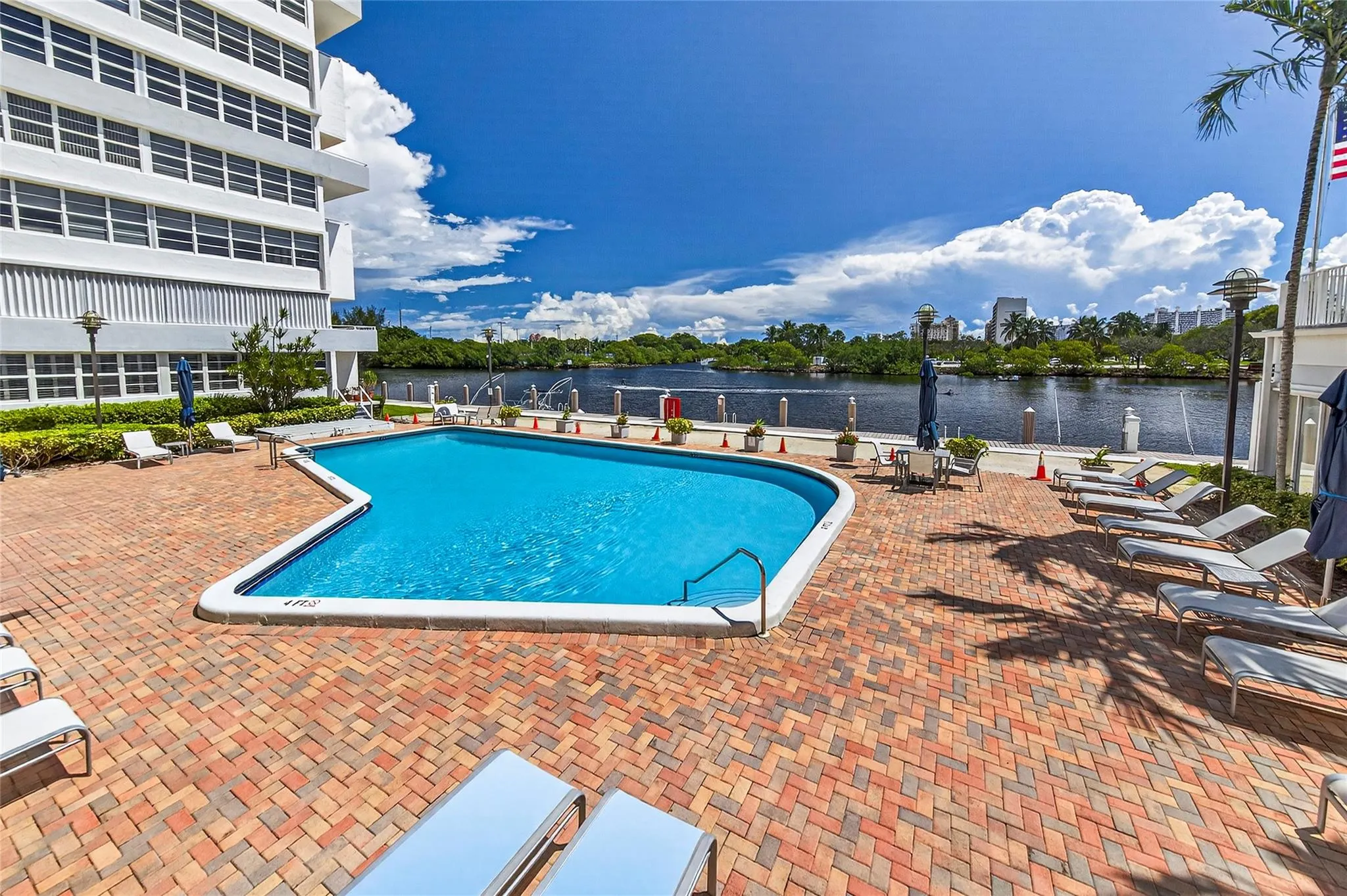 1160 N Federal Hwy, #1022