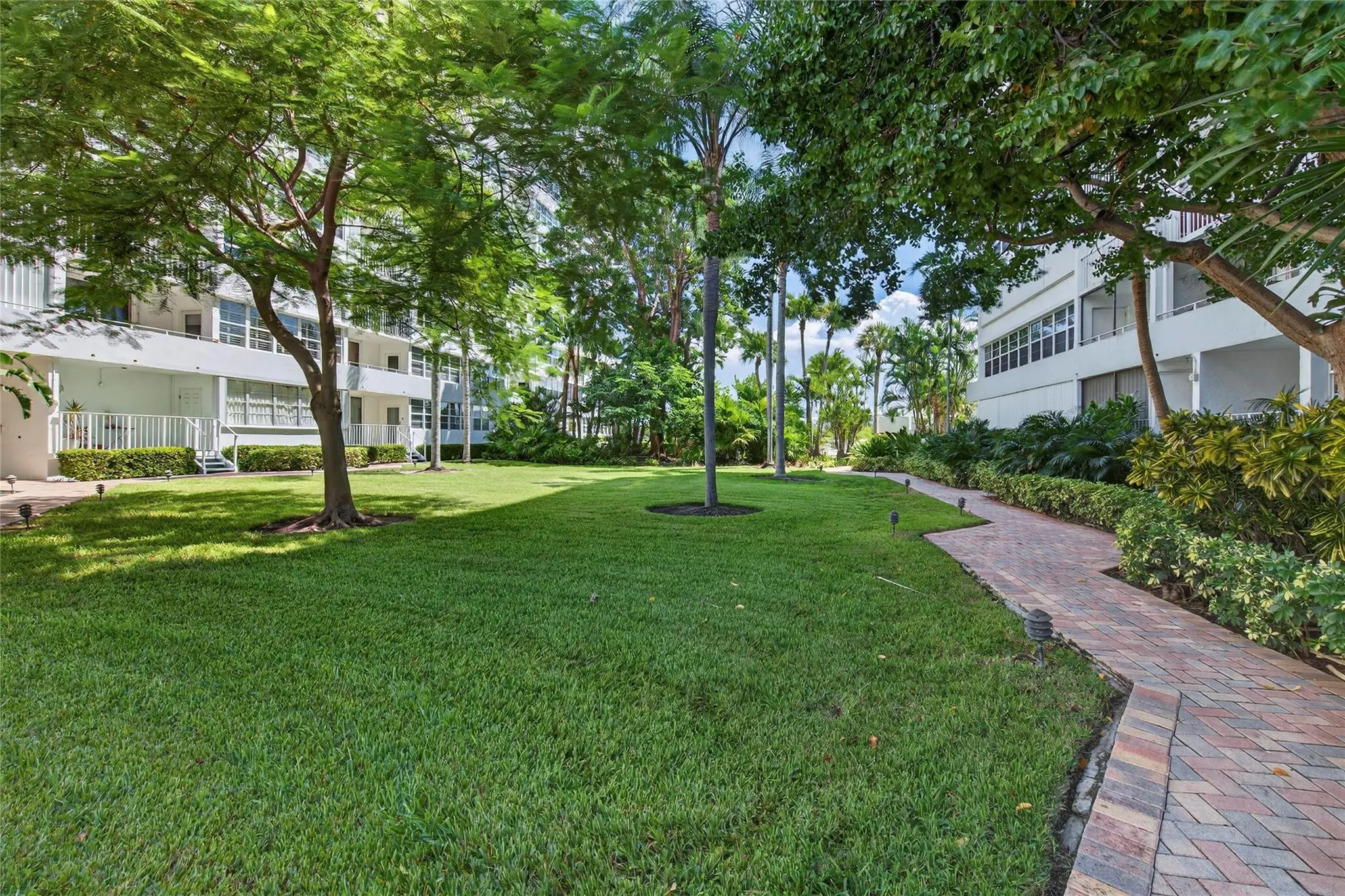 1160 N Federal Hwy, #1022