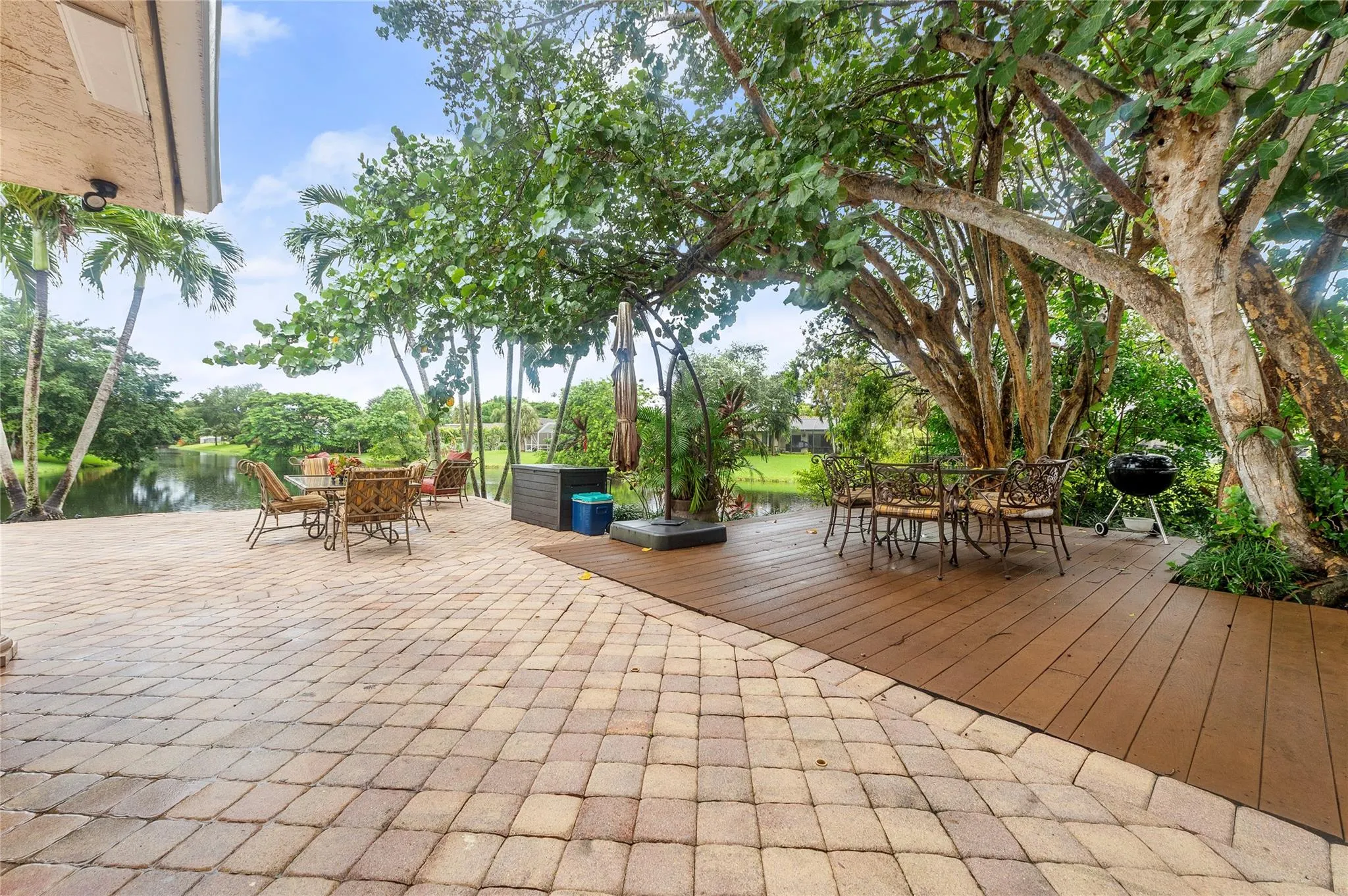 10111 Vestal Ct