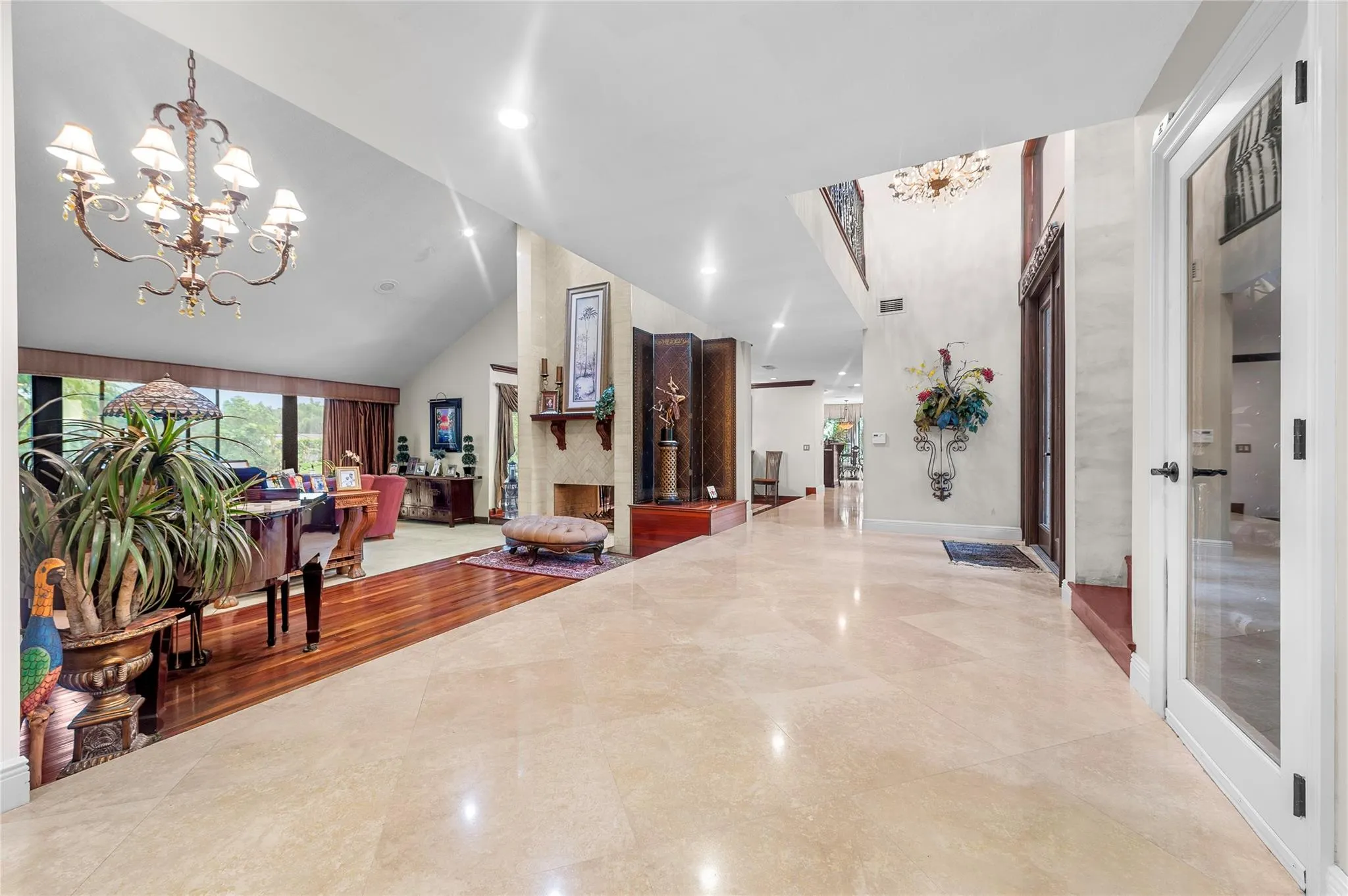 10111 Vestal Ct