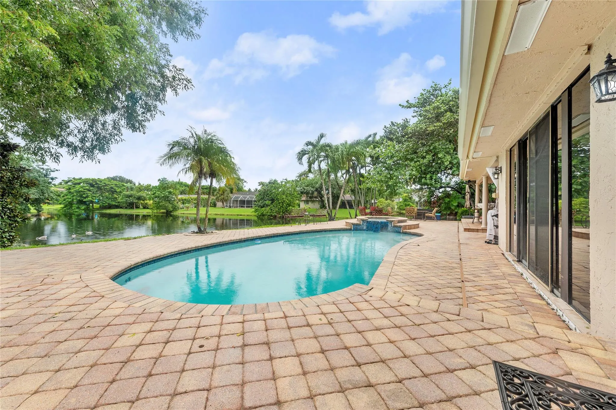 10111 Vestal Ct
