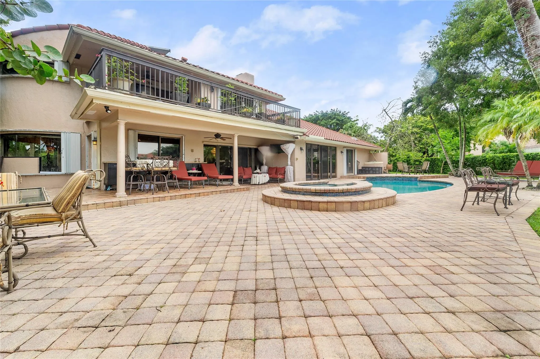 10111 Vestal Ct