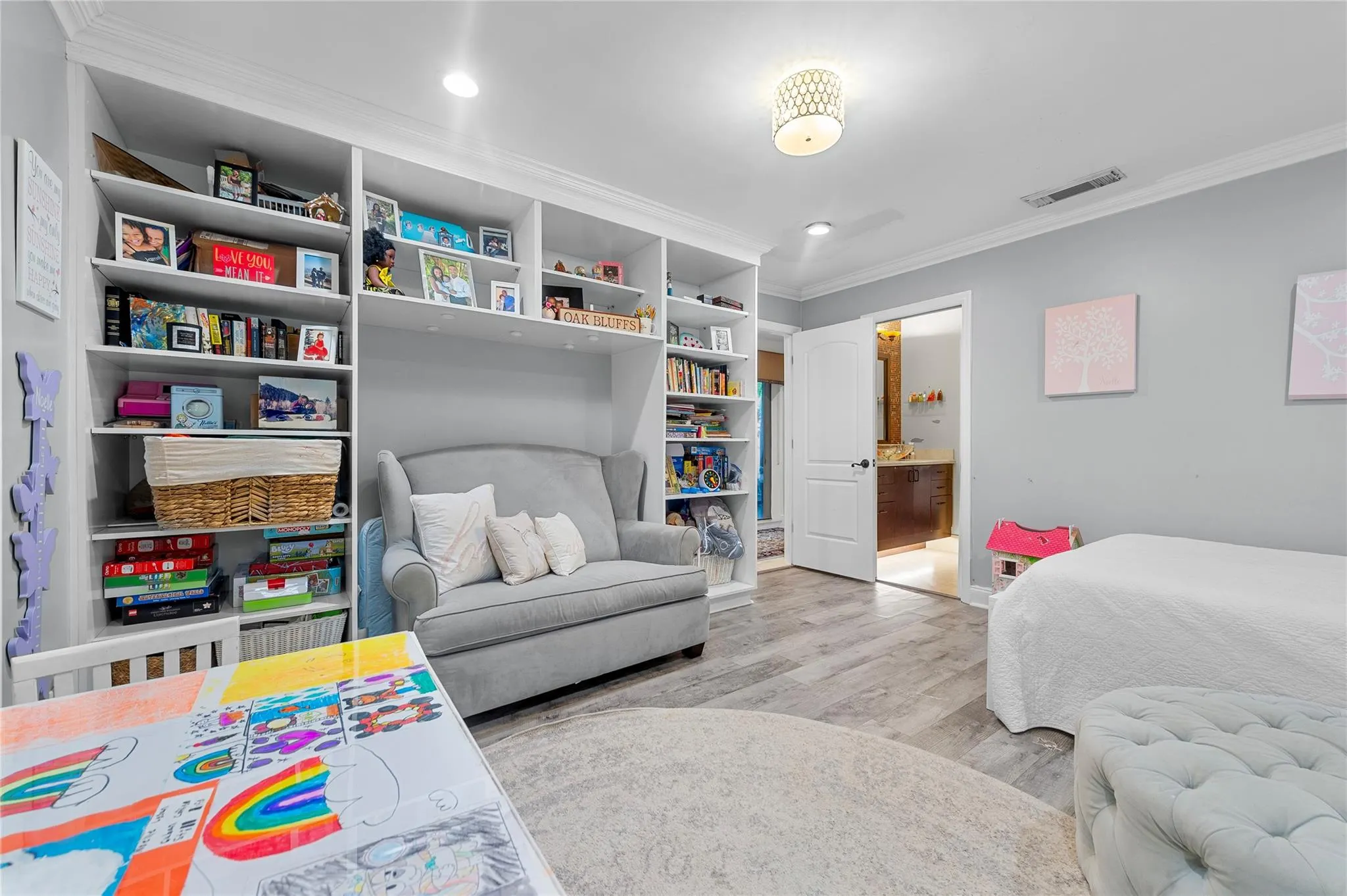 10111 Vestal Ct