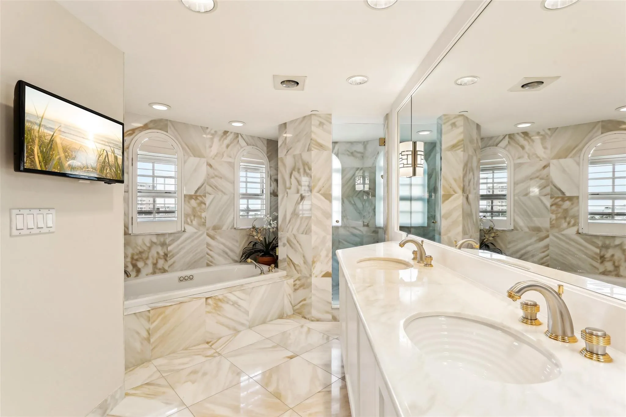 301 N Birch Rd, #6N