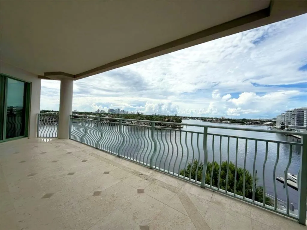 301 N Birch Rd, #6N