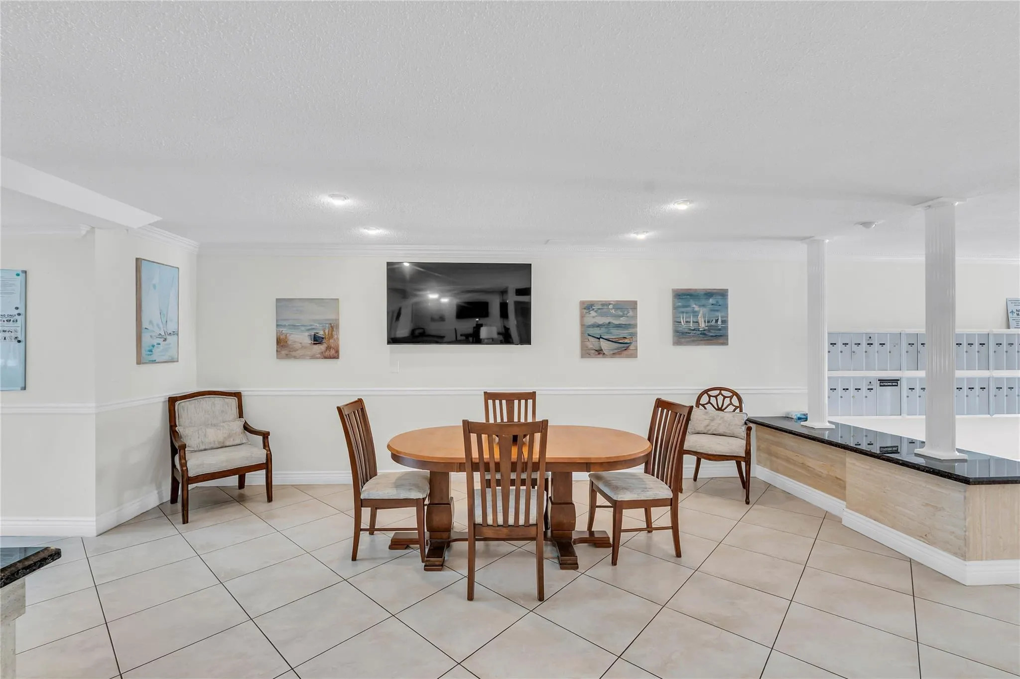 1198 Hillsboro Mile, #212