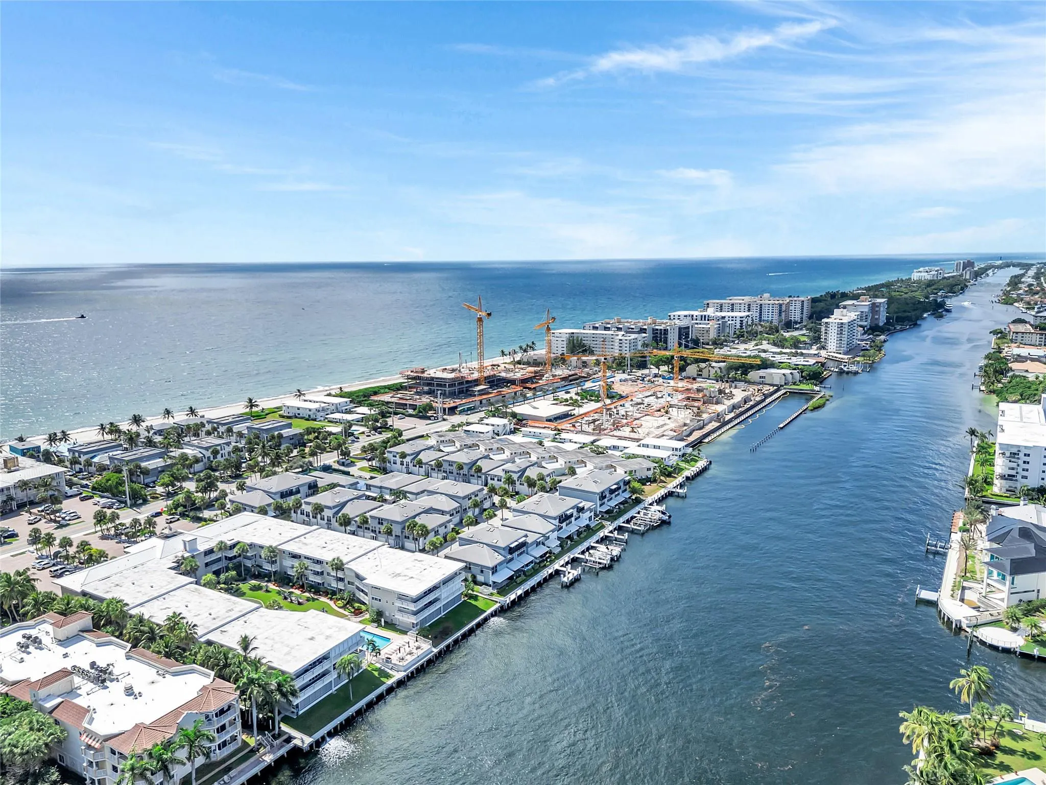 1198 Hillsboro Mile, #212