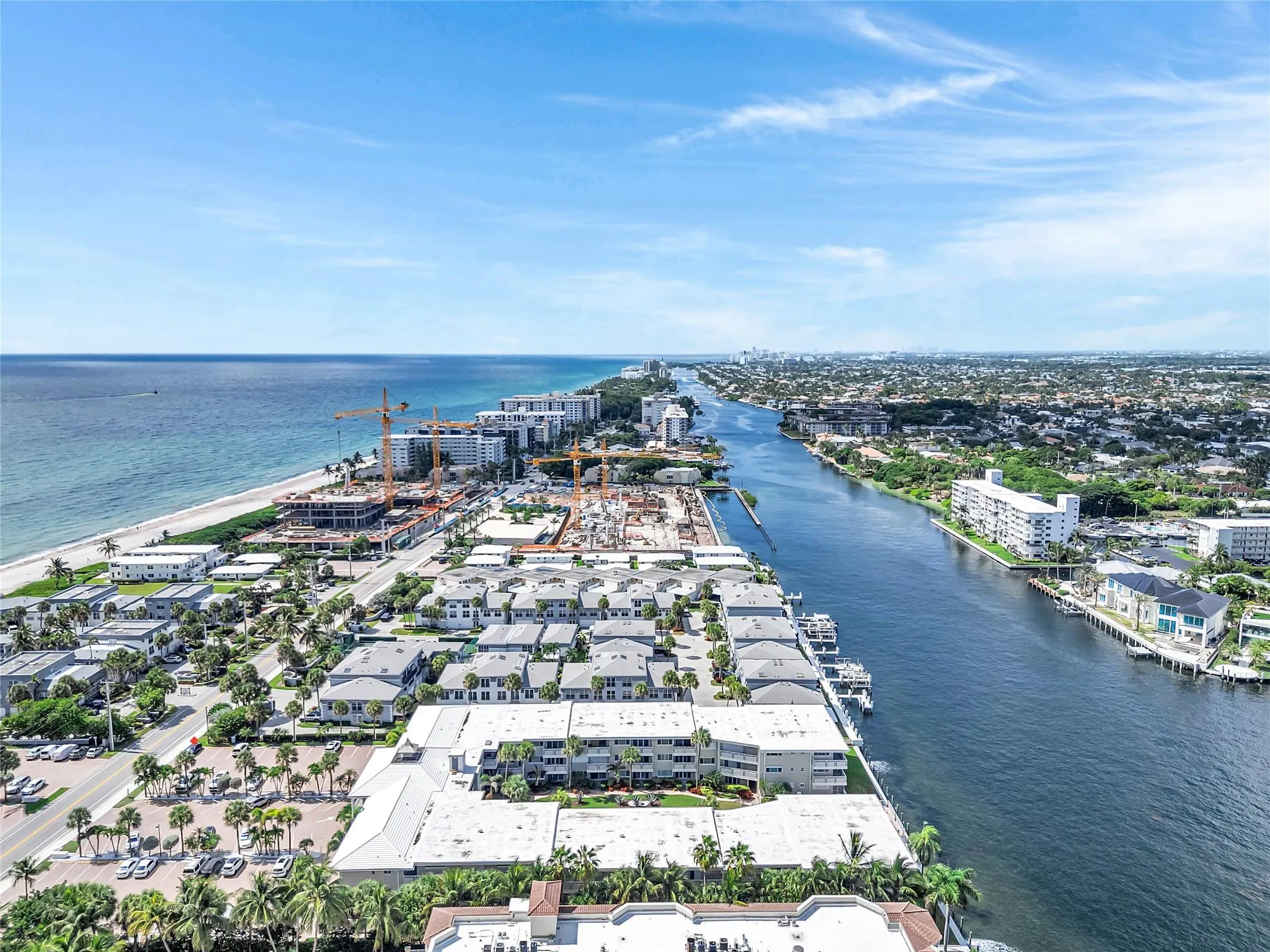 1198 Hillsboro Mile, #212