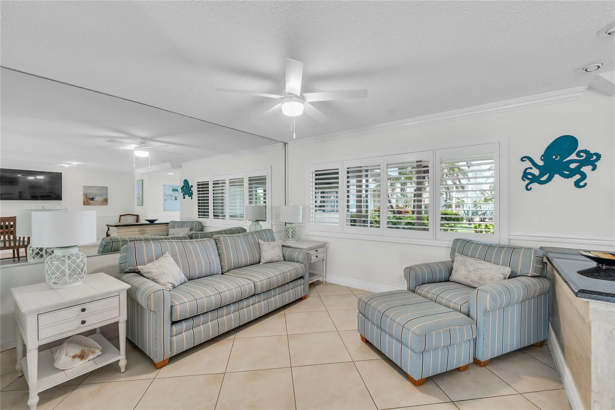 1198 Hillsboro Mile, #212
