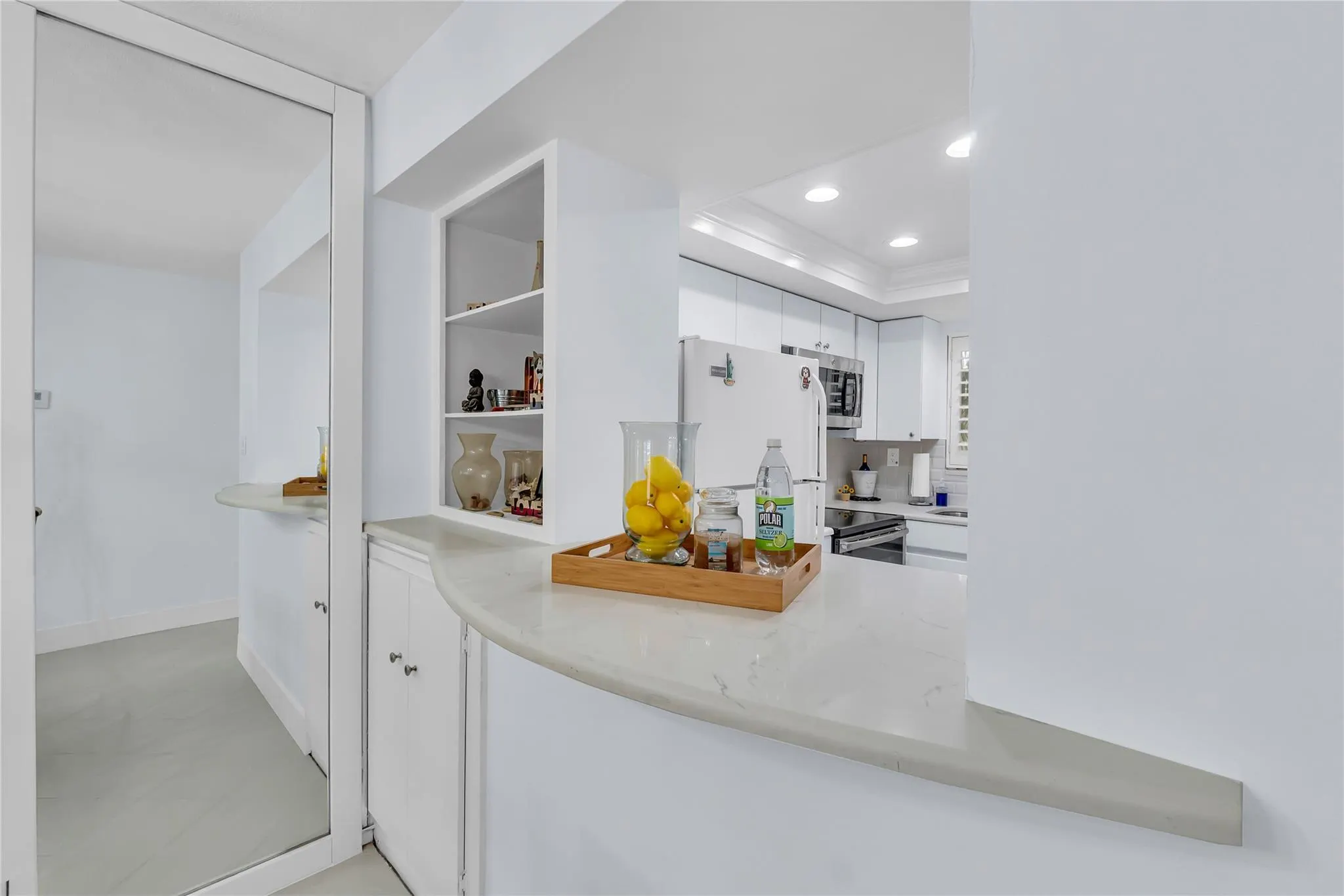 1198 Hillsboro Mile, #212