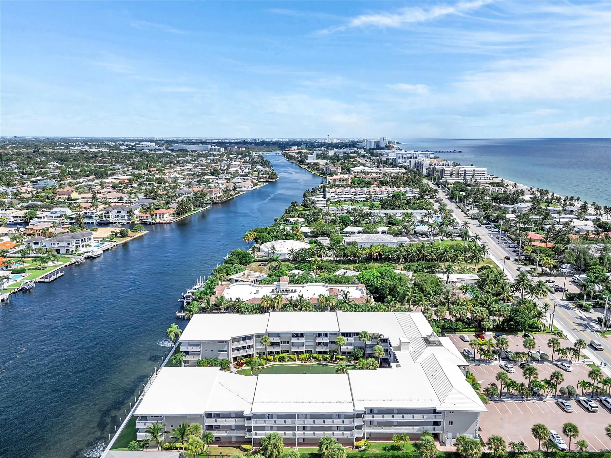 1198 Hillsboro Mile, #212