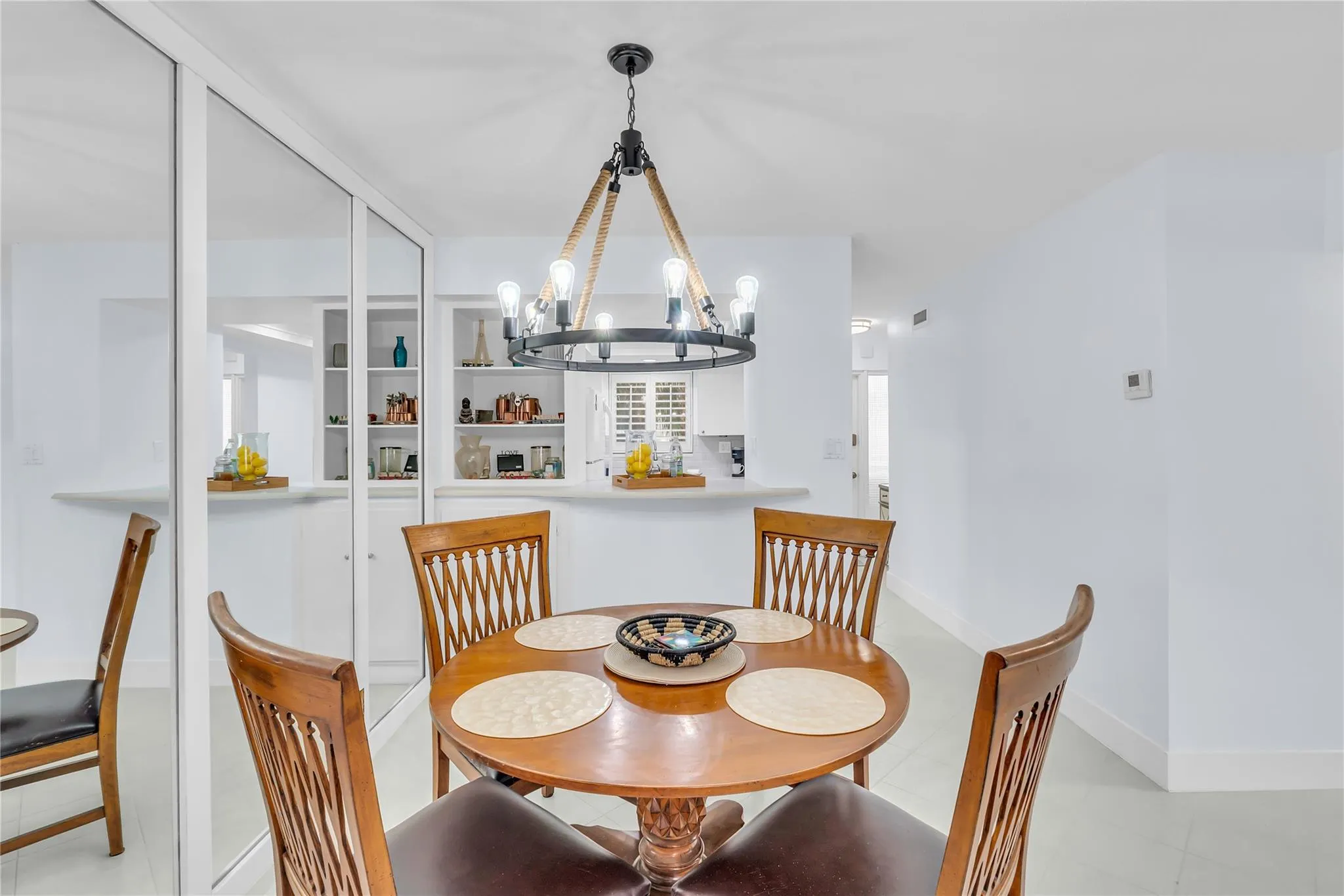 1198 Hillsboro Mile, #212