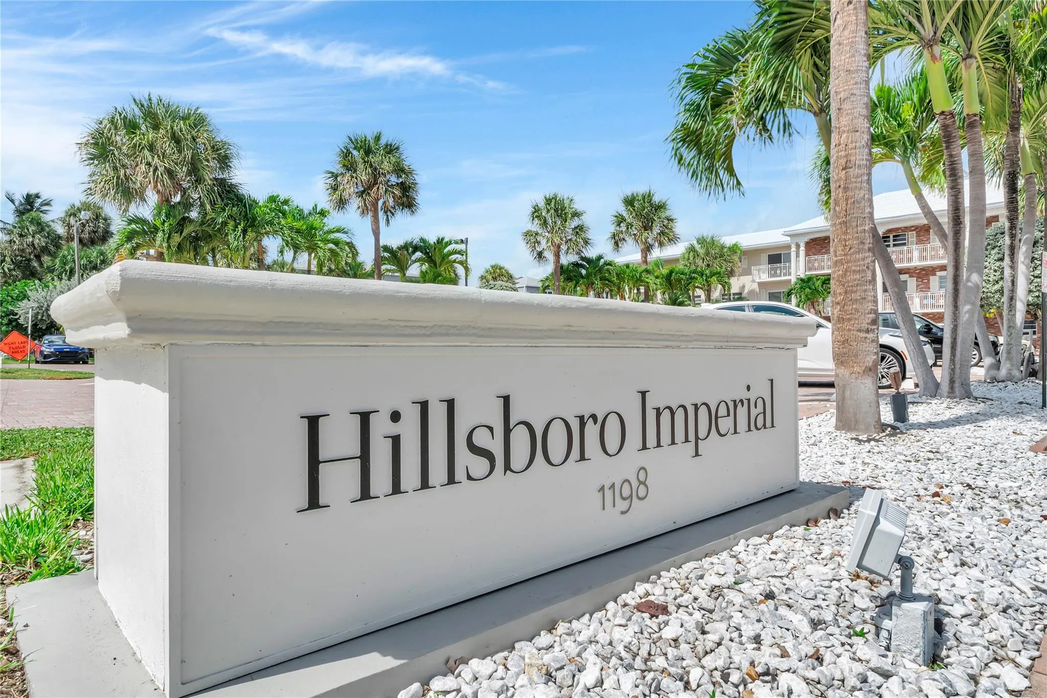 1198 Hillsboro Mile, #212
