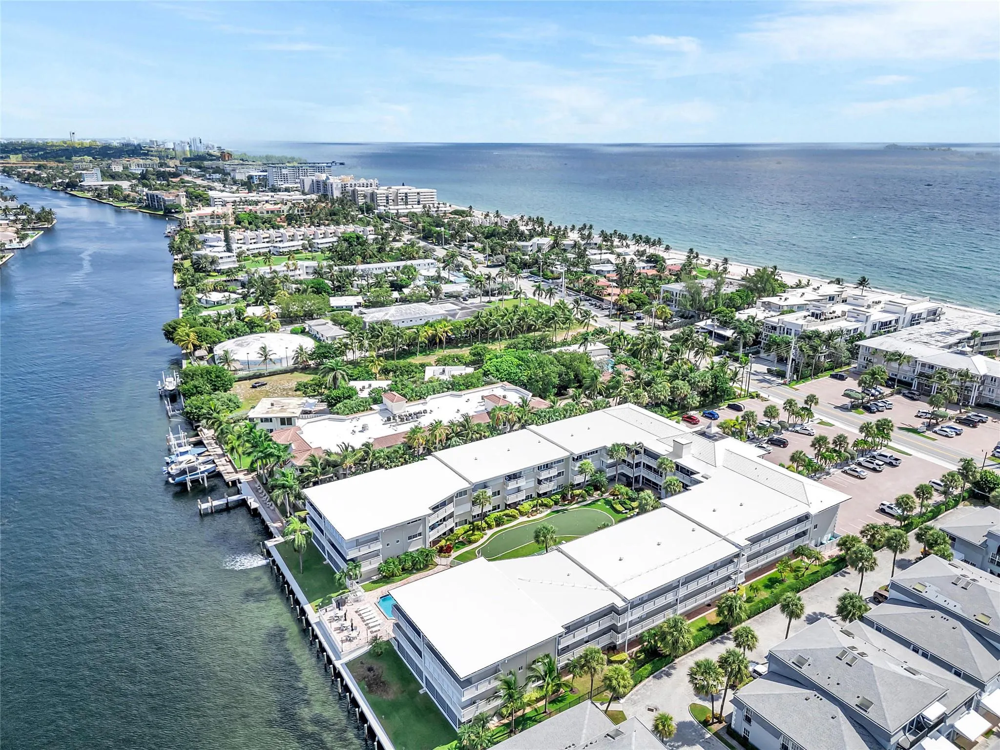 1198 Hillsboro Mile, #212