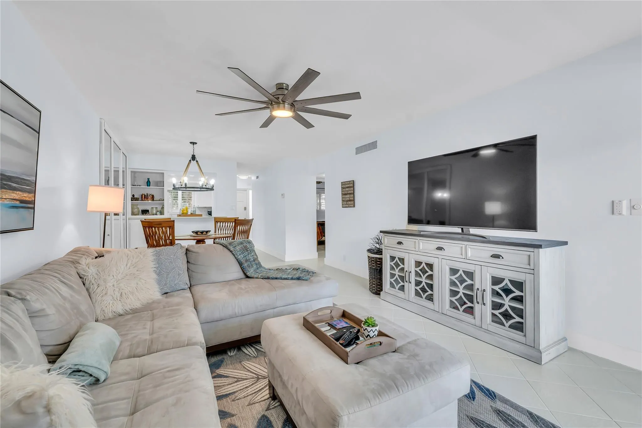 1198 Hillsboro Mile, #212