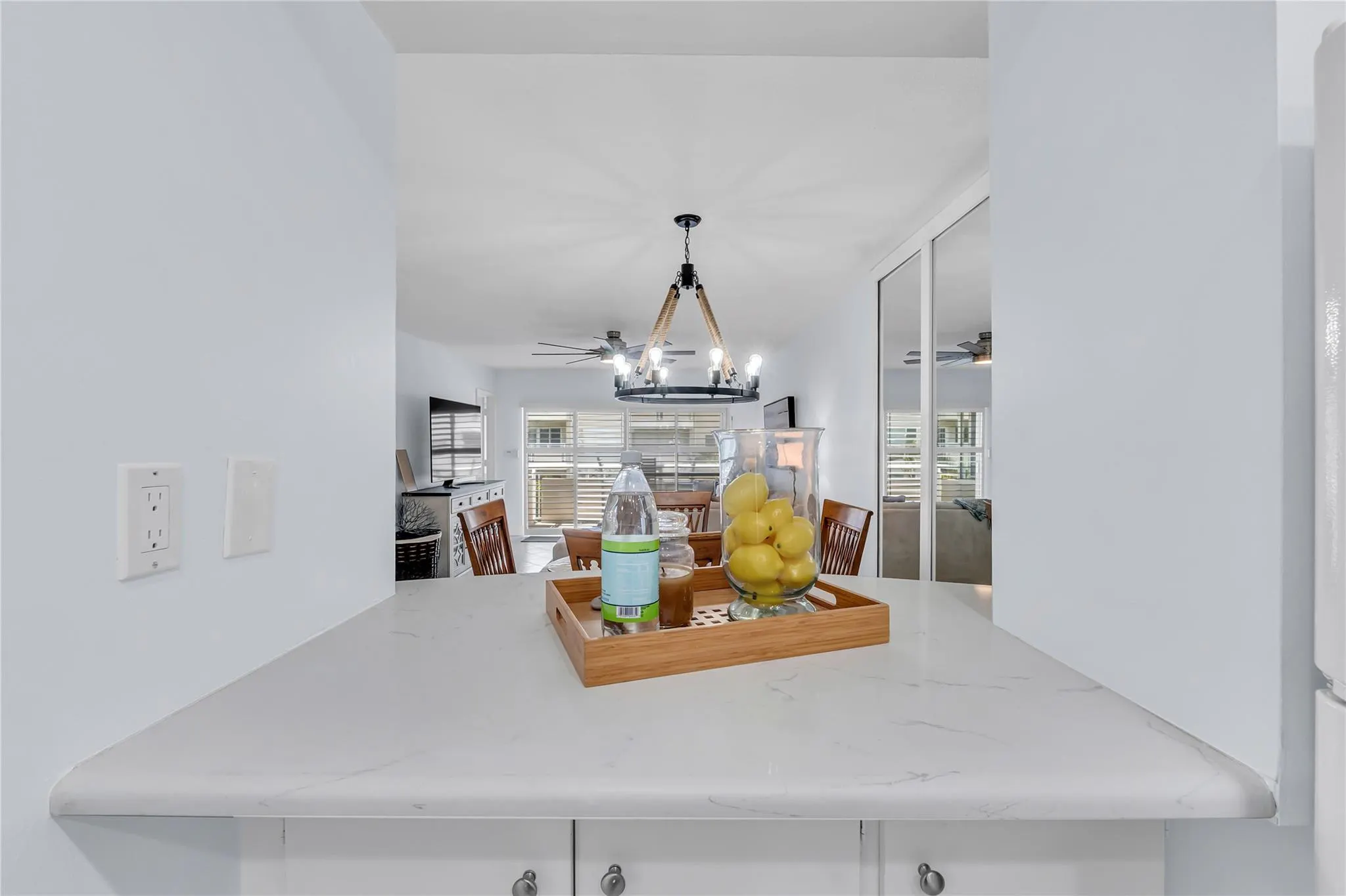 1198 Hillsboro Mile, #212