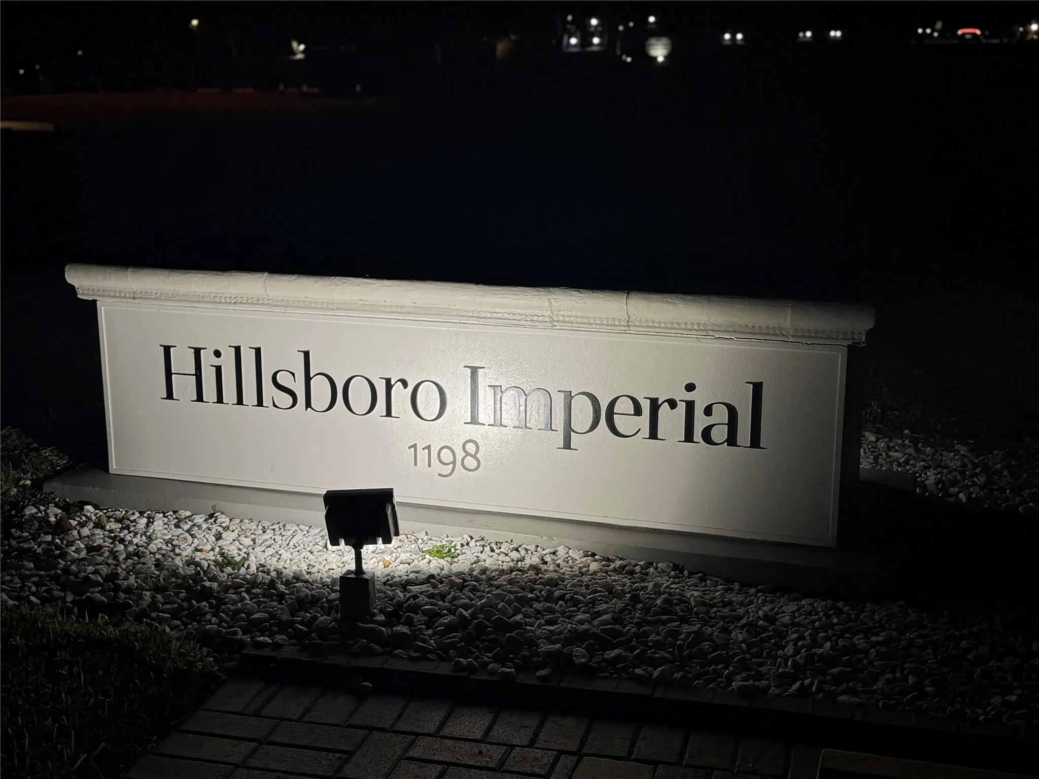 1198 Hillsboro Mile, #212