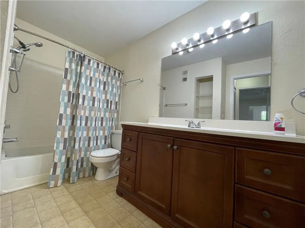 3430 Pinewalk Dr N, #613
