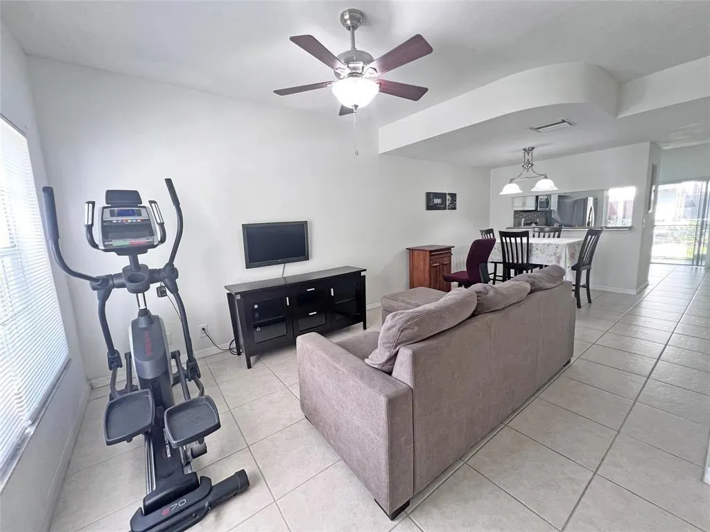 173 SW 96th Ave