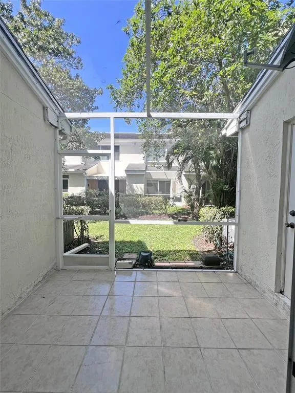 173 SW 96th Ave