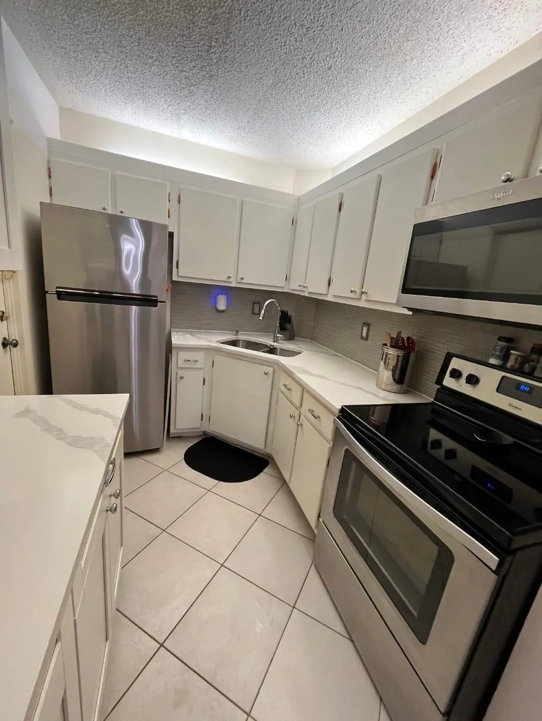 649 W Oakland Park Blvd, #103A