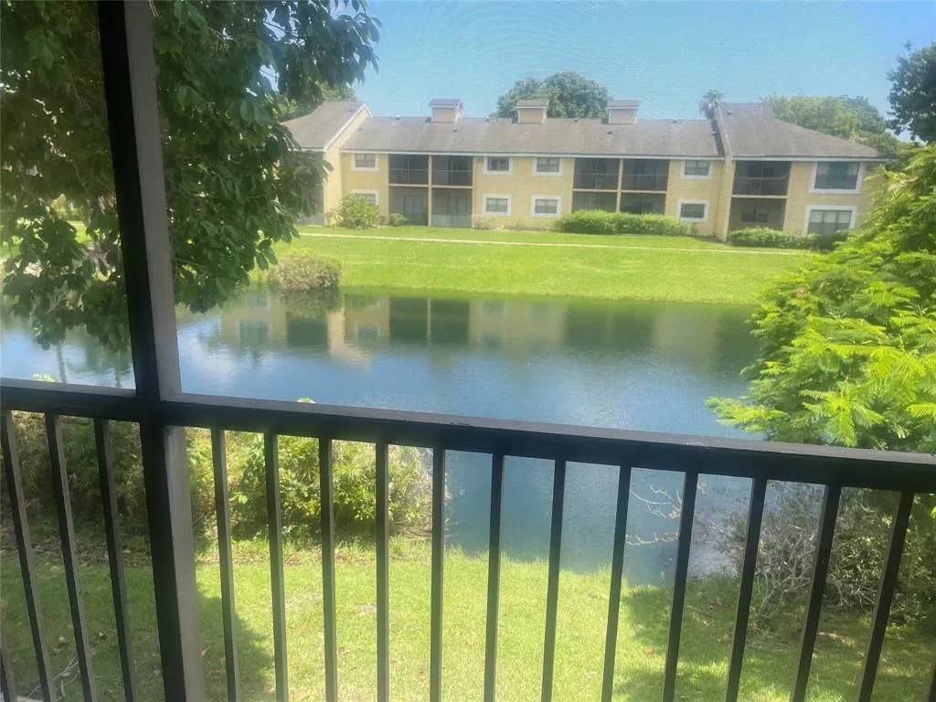 4090 N Pine Island Rd, #303