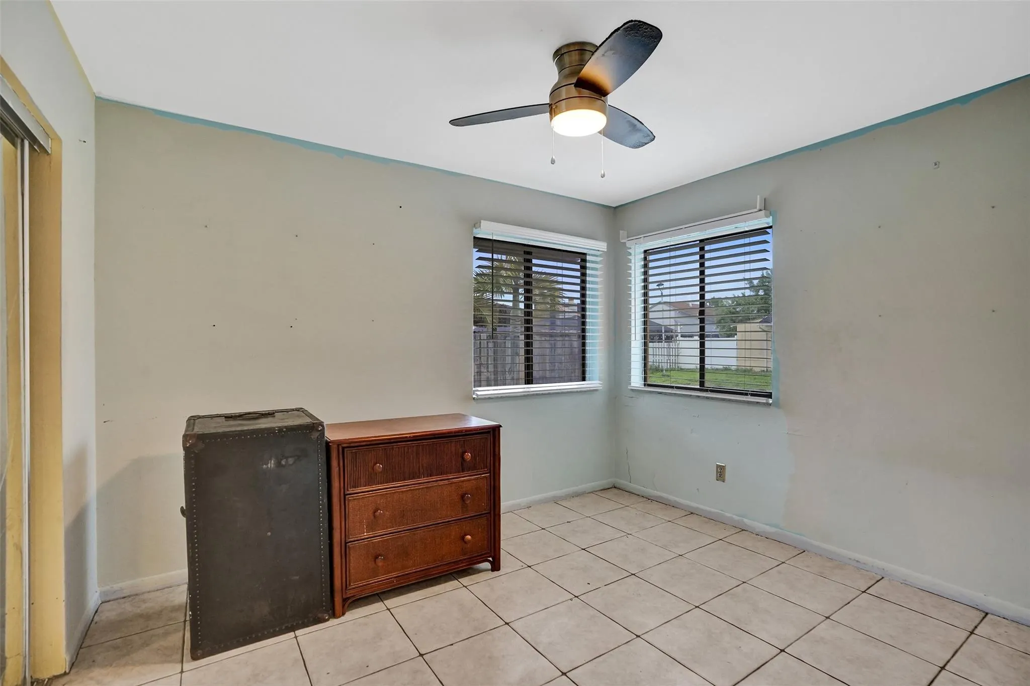 10921 SW 10th Ct