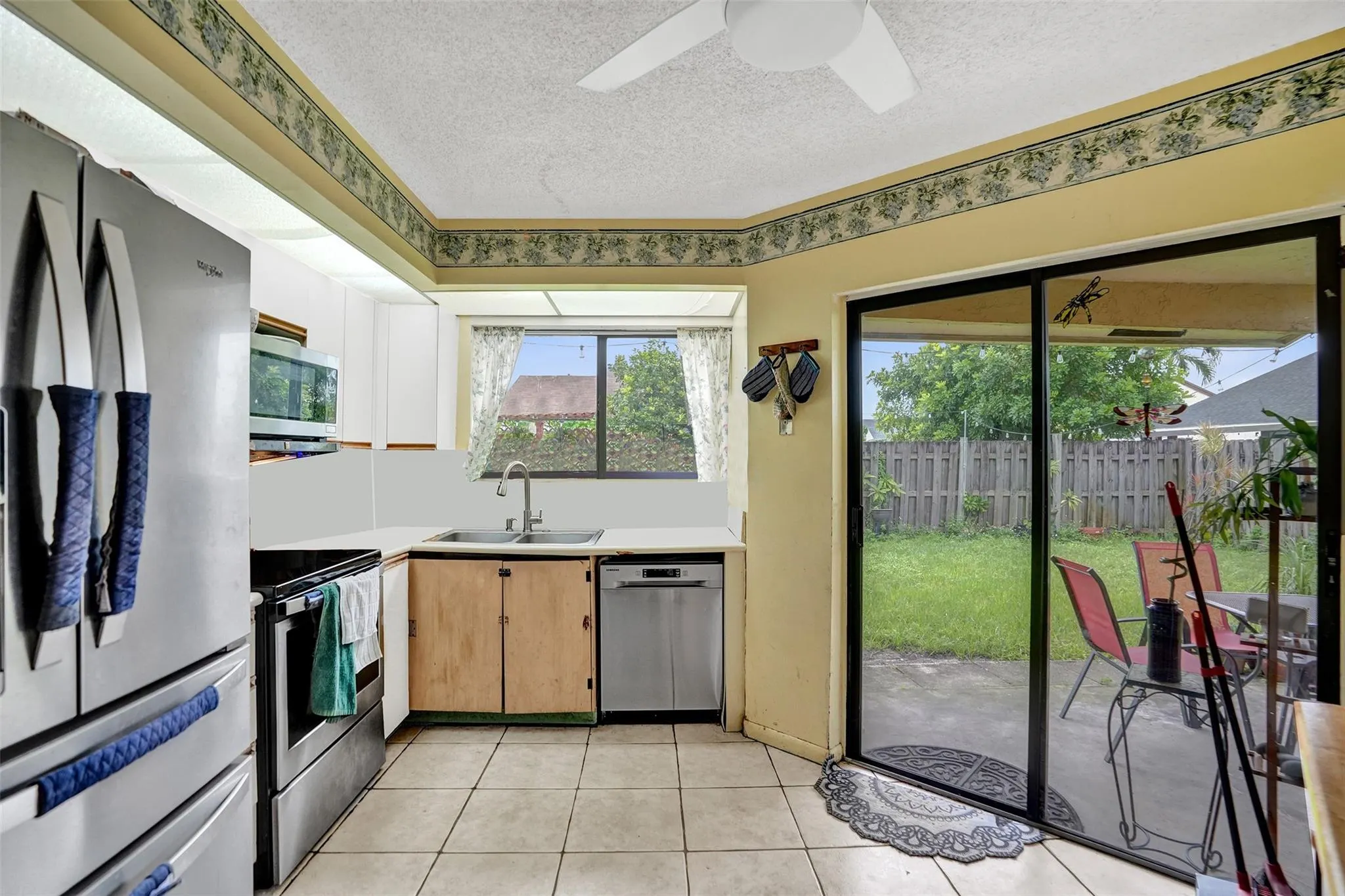 10921 SW 10th Ct