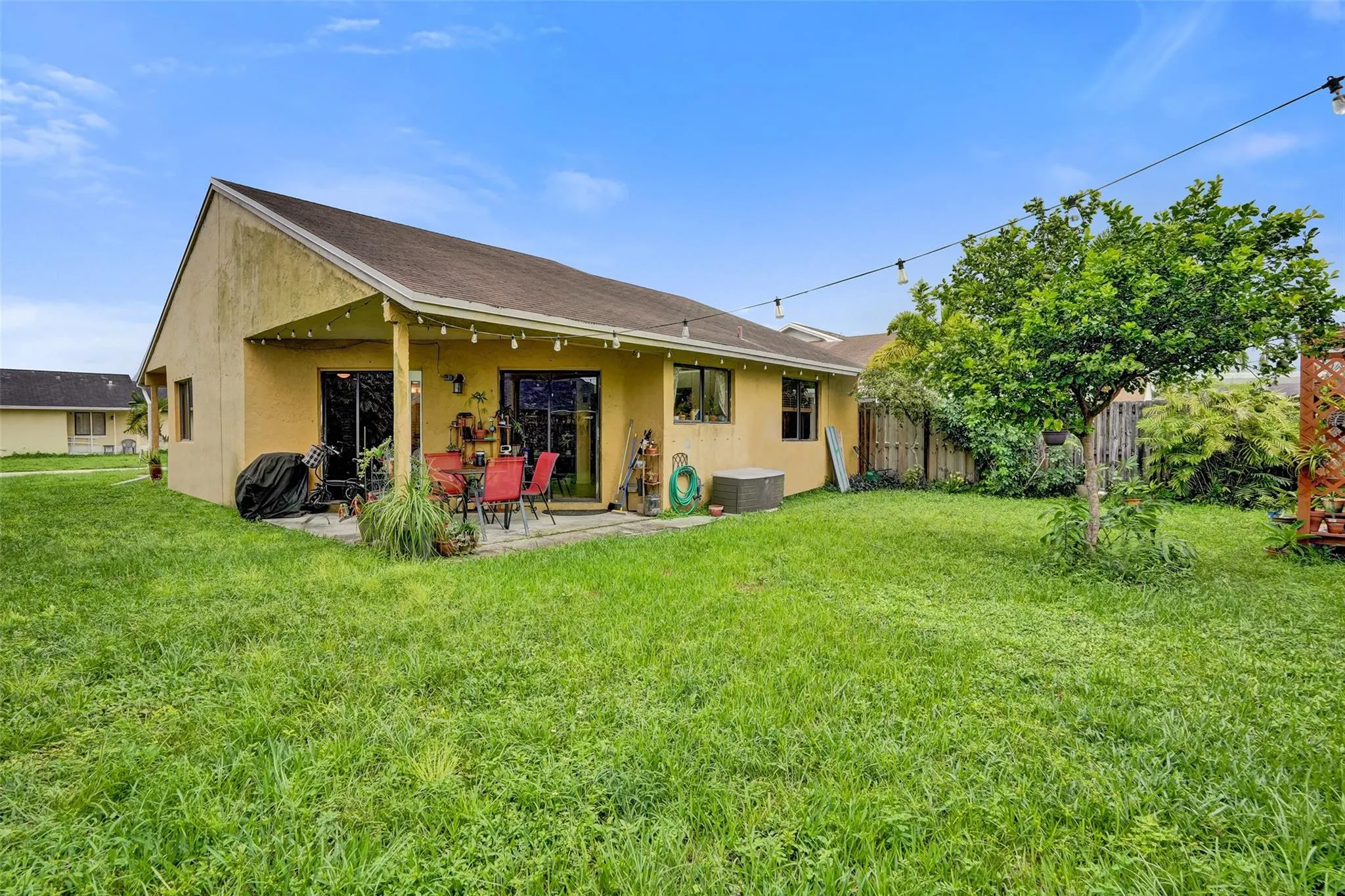 10921 SW 10th Ct