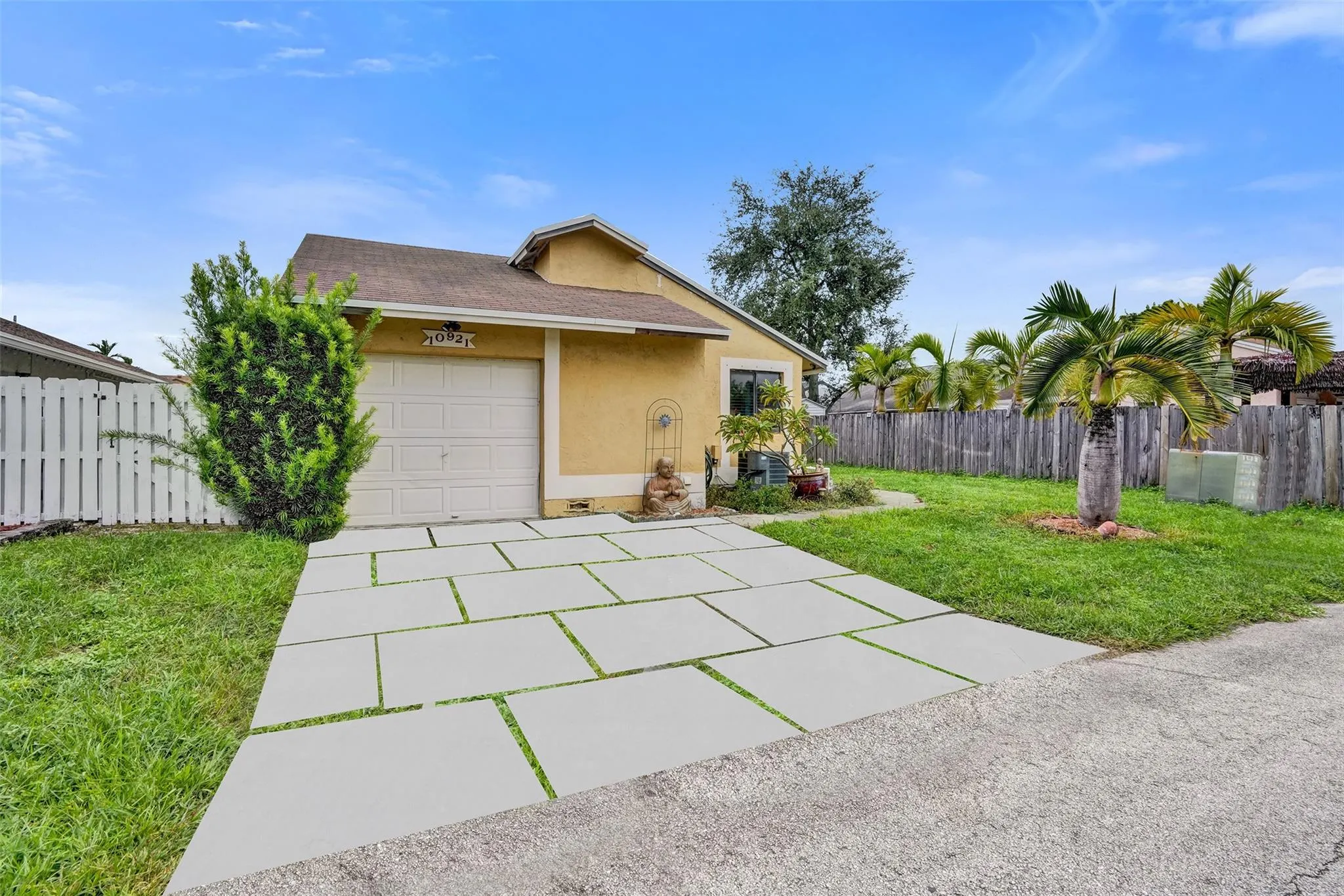 10921 SW 10th Ct