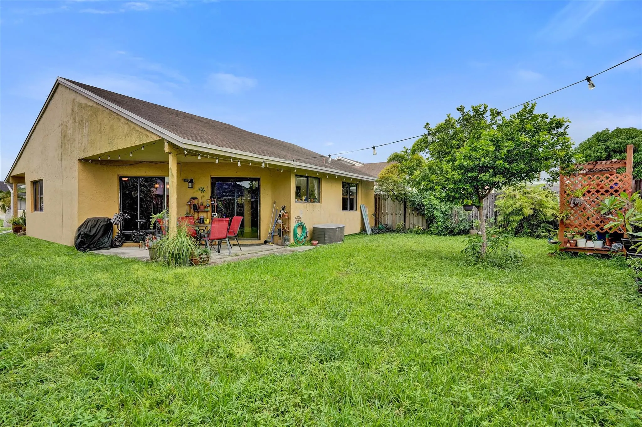 10921 SW 10th Ct