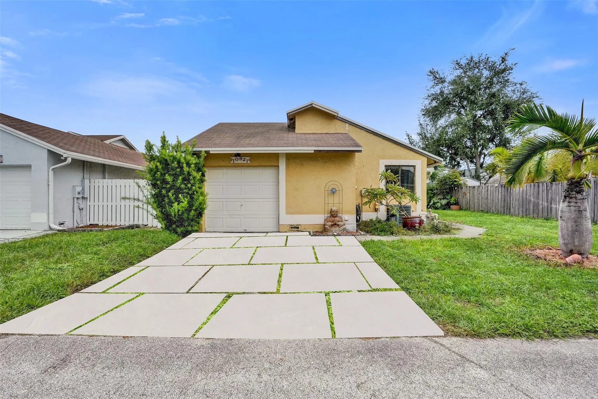10921 SW 10th Ct