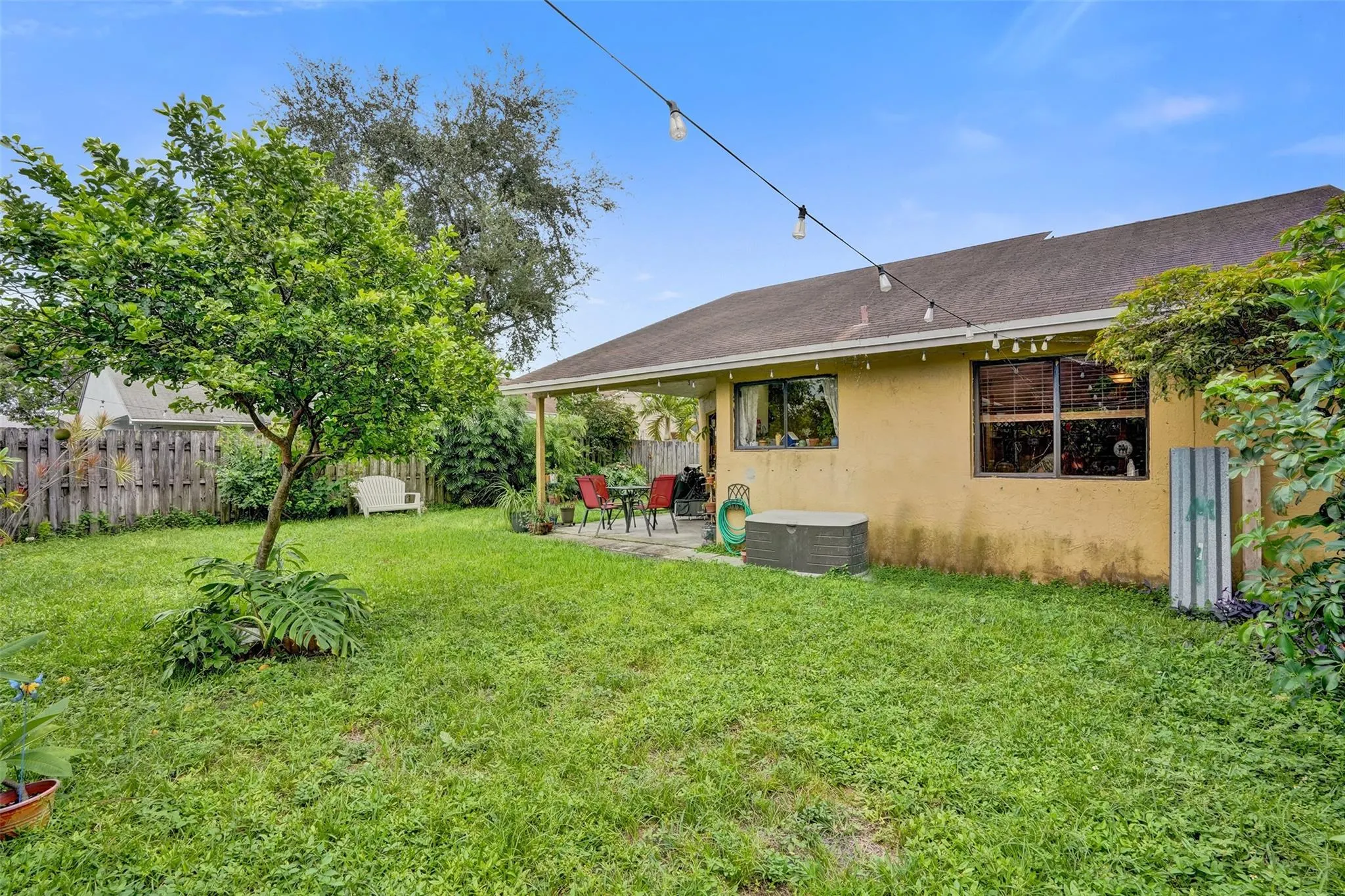10921 SW 10th Ct