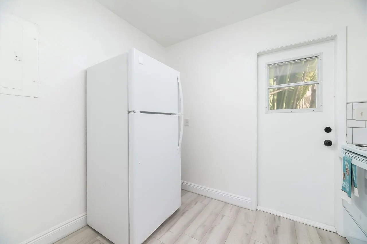 1139 NE 12th Ave, #1