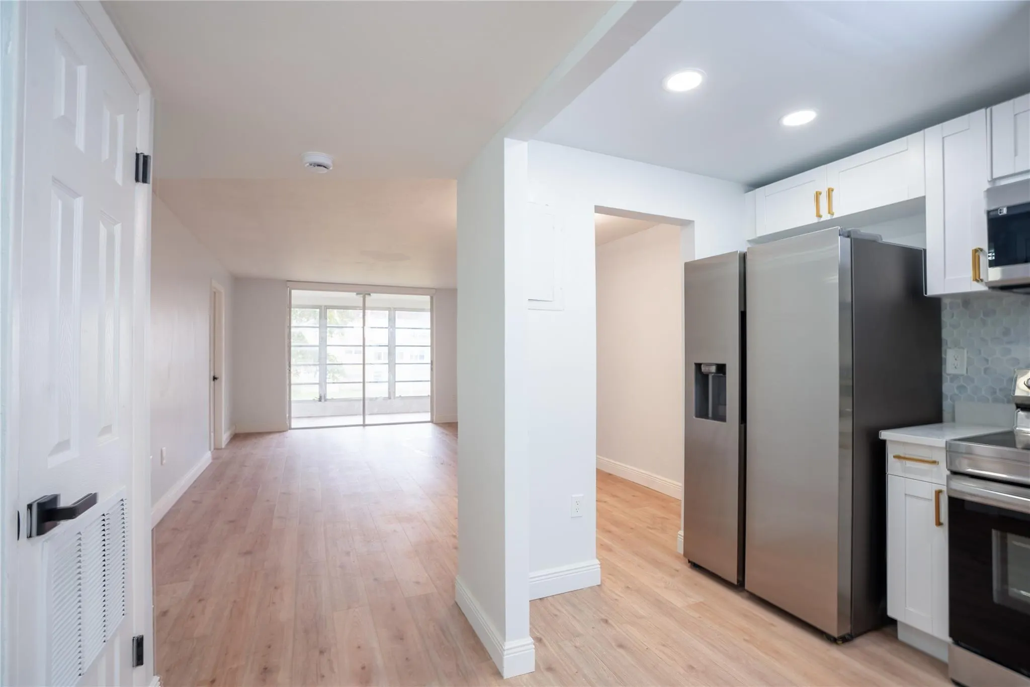 2780 N Pine Island Rd, #211