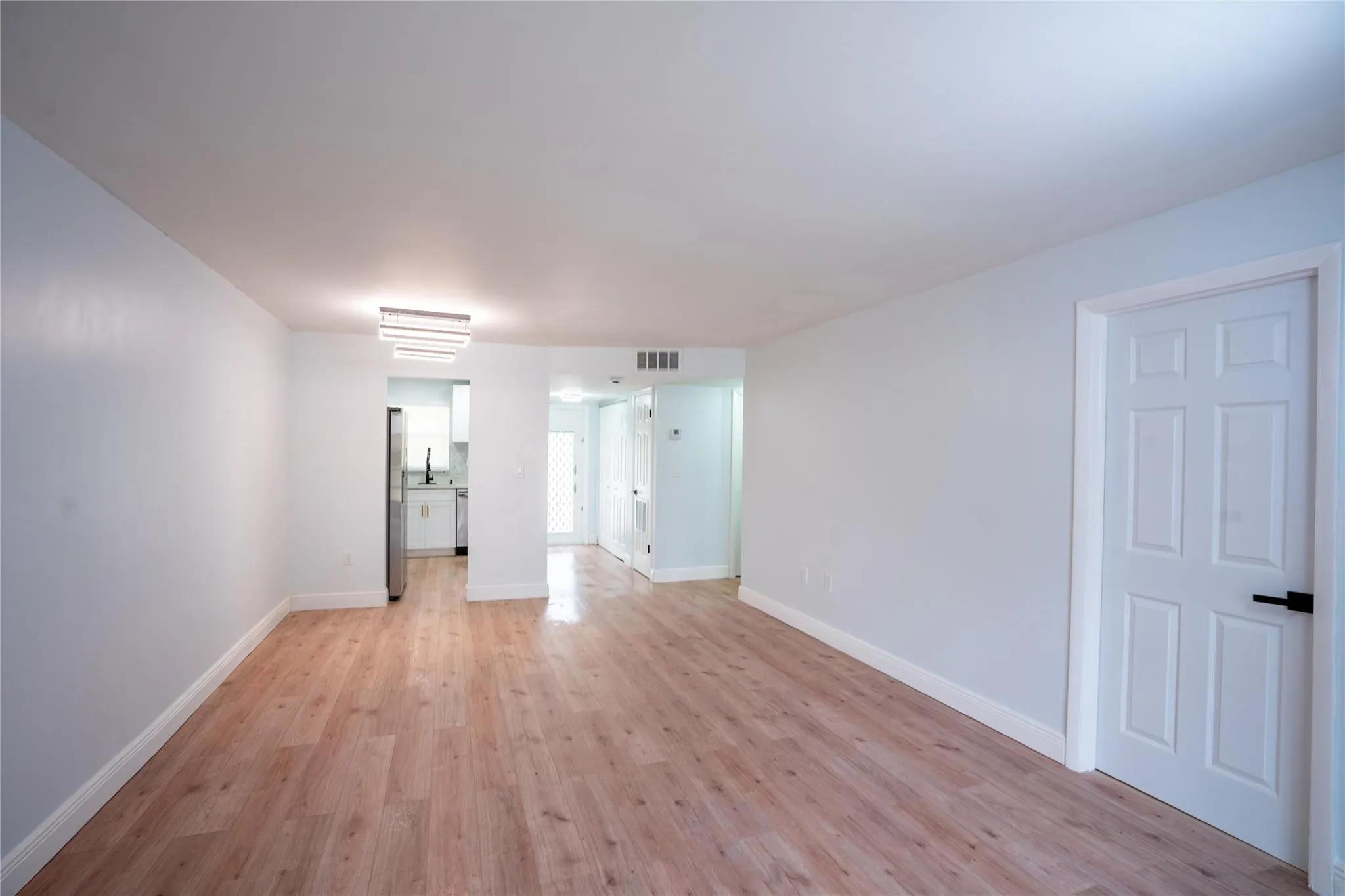 2780 N Pine Island Rd, #211