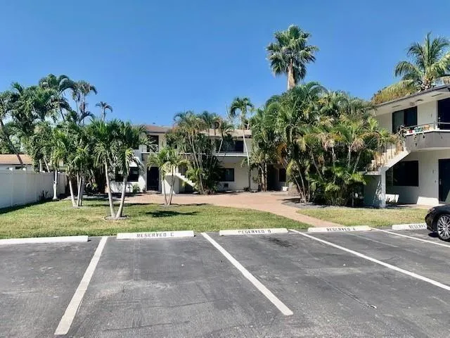 821 N Victoria Park Rd, #7