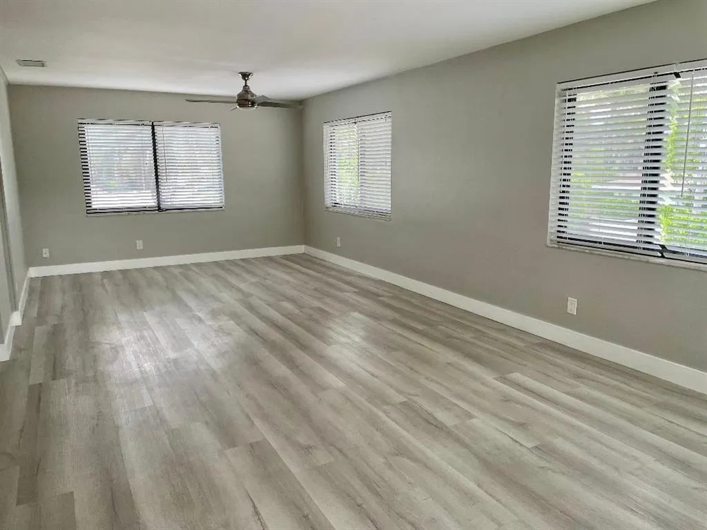 821 N Victoria Park Rd, #7