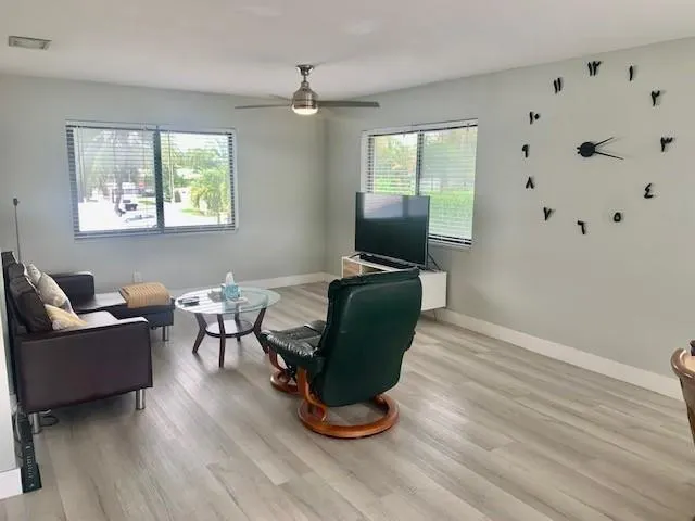 821 N Victoria Park Rd, #7
